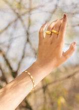 Load image into Gallery viewer, Croissant Ring