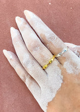 Load image into Gallery viewer, Wave Ring