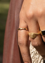 Load image into Gallery viewer, Wave Ring