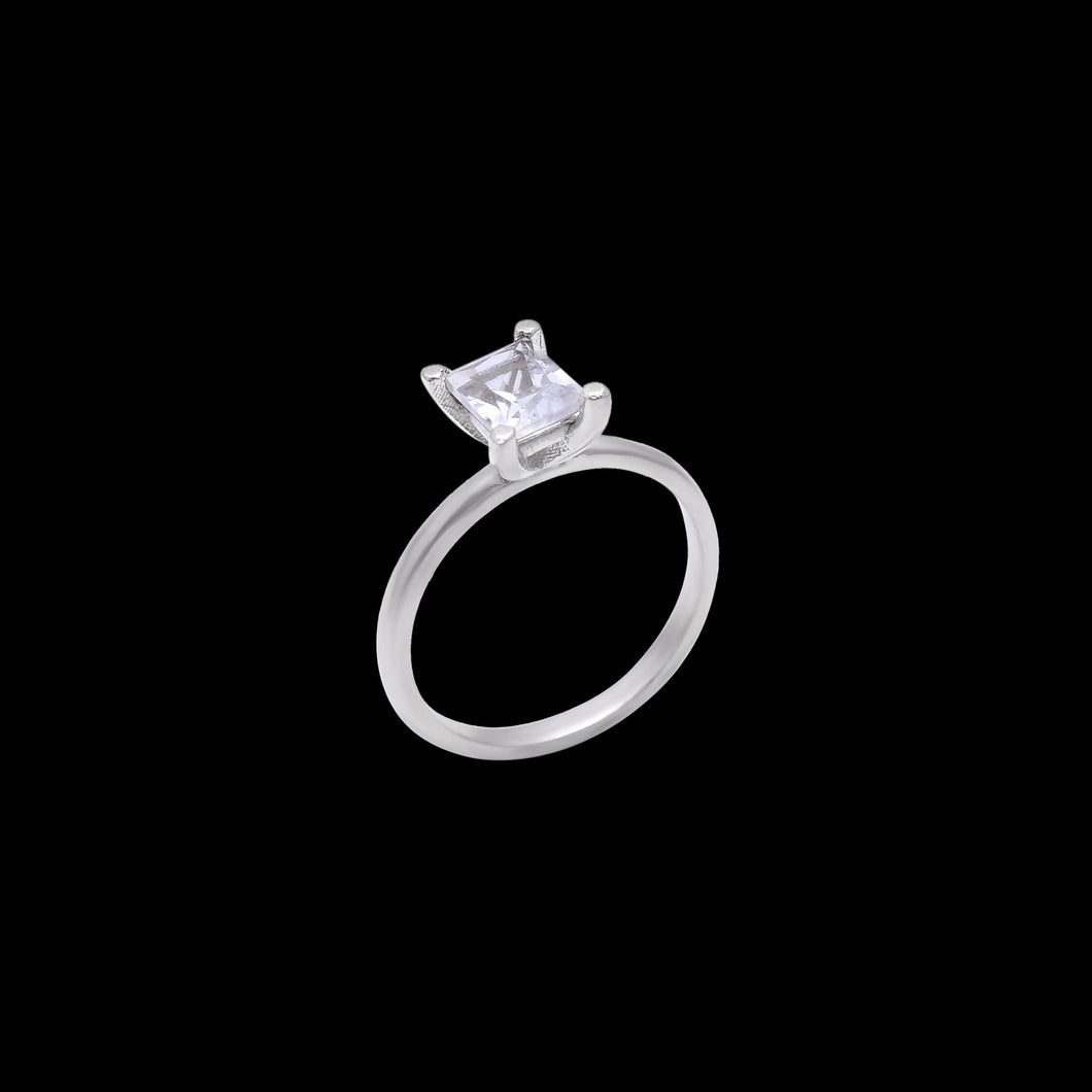 White topaz solitaire ring