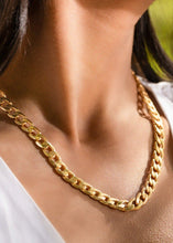 Load image into Gallery viewer, Model wearing cuban chain 
